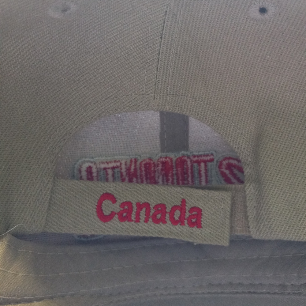 Two Canadian hats - Picture 4 of 4